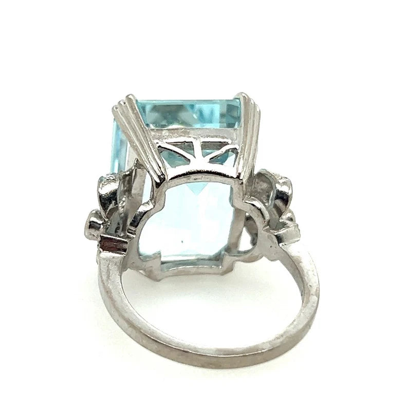 Retro Gold 20 Carat Natural Aquamarine and Diamond Cocktail Ring Circa 1960