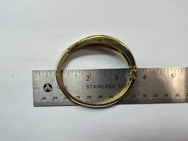 Retro Gold 3.57 Carat Natural Baguette Colorless VS Diamond Bangle Bracelet
