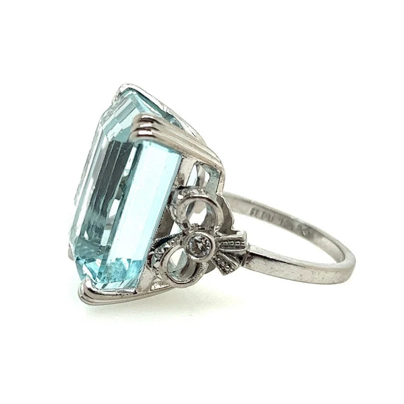 Retro Gold 20 Carat Natural Aquamarine and Diamond Cocktail Ring Circa 1960
