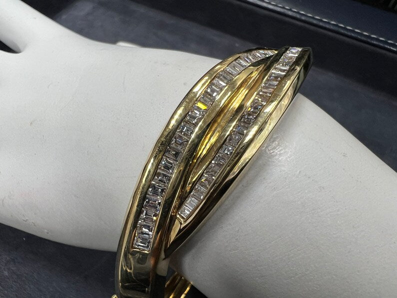 Retro Gold 3.57 Carat Natural Baguette Colorless VS Diamond Bangle Bracelet