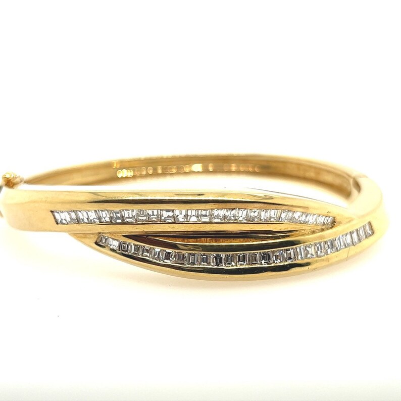 Retro Gold 3.57 Carat Natural Baguette Colorless VS Diamond Bangle Bracelet