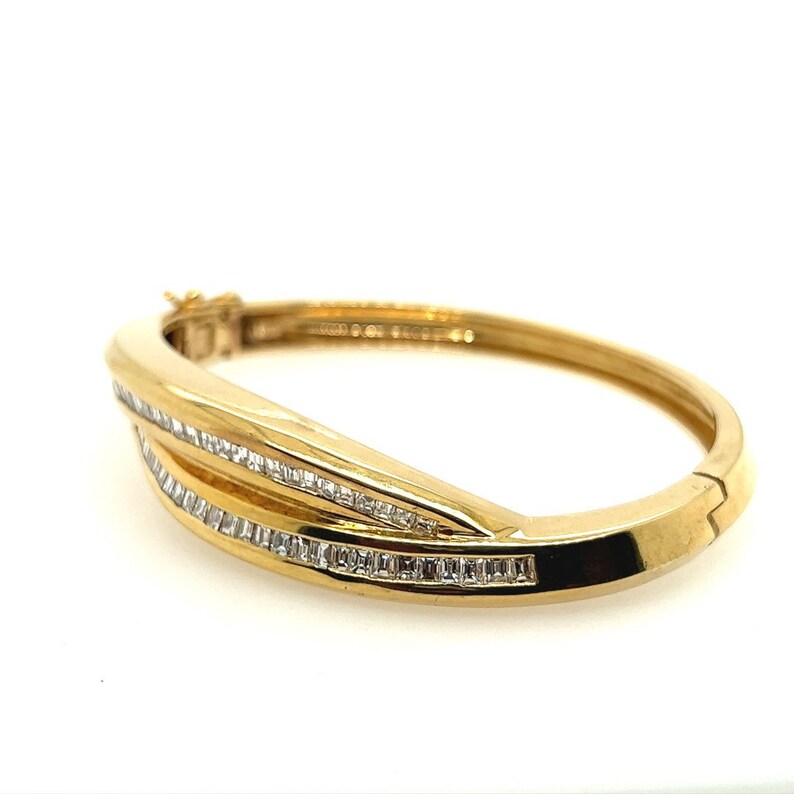 Retro Gold 3.57 Carat Natural Baguette Colorless VS Diamond Bangle Bracelet
