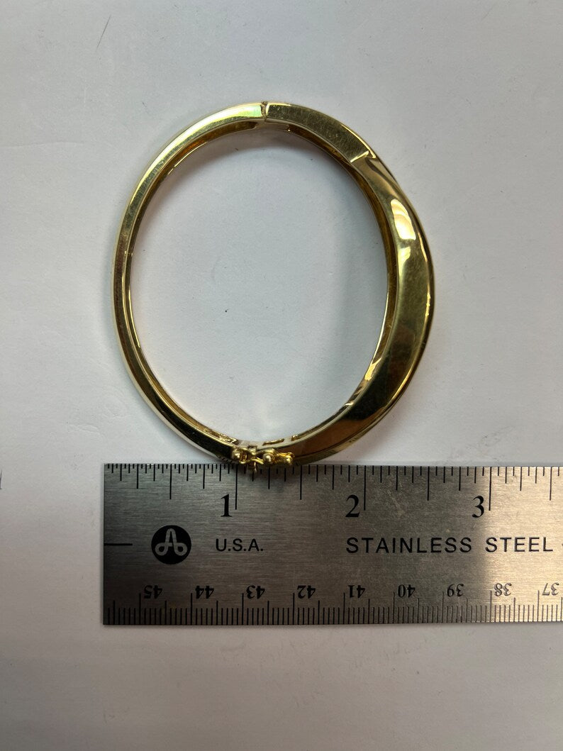Retro Gold 3.57 Carat Natural Baguette Colorless VS Diamond Bangle Bracelet