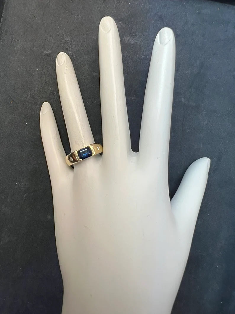 Retro Gold 1.31 Carat Natural Diamond and Blue Sapphire Cocktail Ring Circa 1980