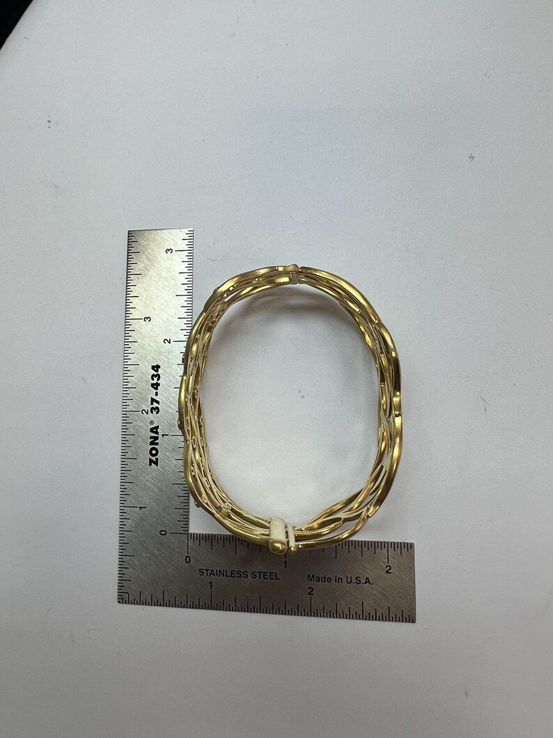 Ladies Modern Gold 1 Carat Natural Colorless and Black Diamond Cuff Bangle