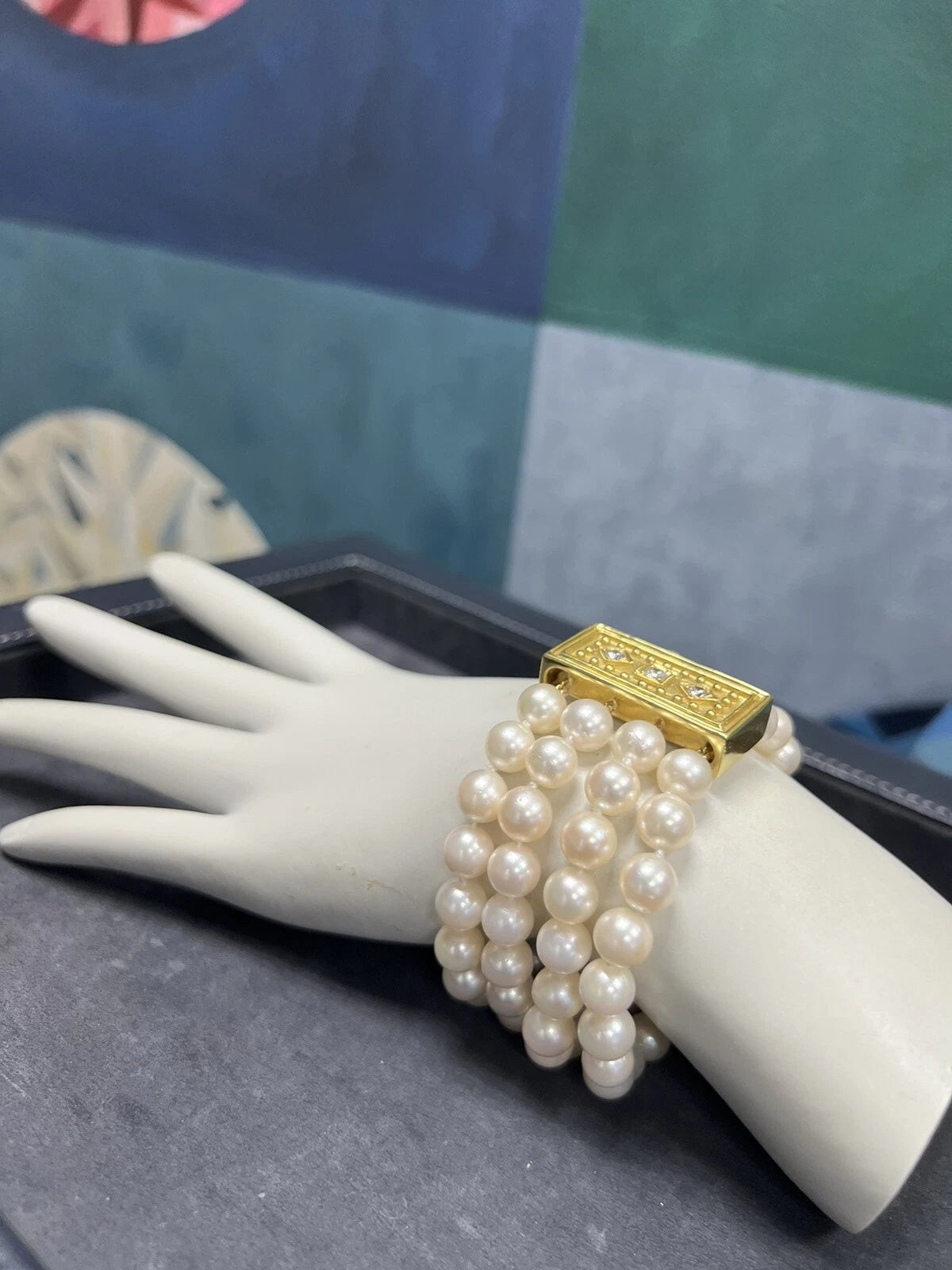 Retro Gold Cultured Akoya Pearl 7 Inch Bracelet 0.35 Carat Natural Diamond Clasp