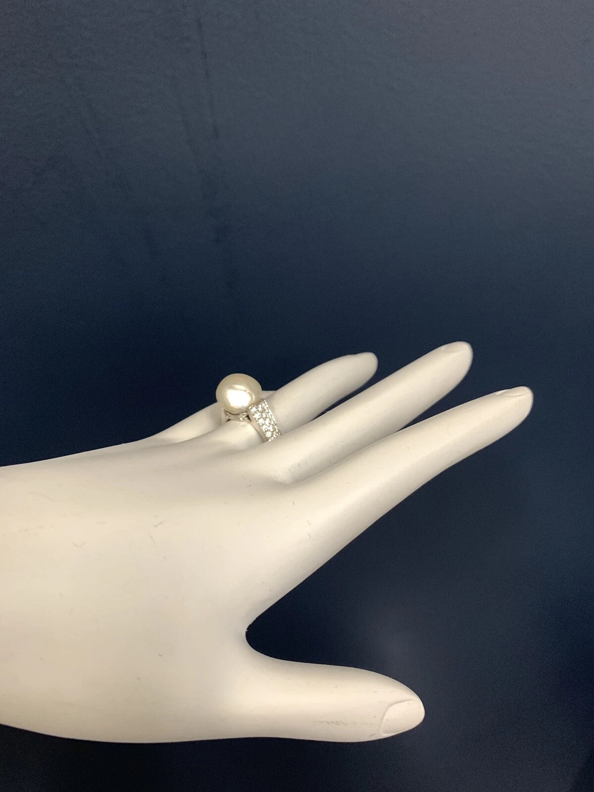 GIA Certified 10.07 Carat Natural Diamond and Saltwater Pearl 11.5mm Gold Ring