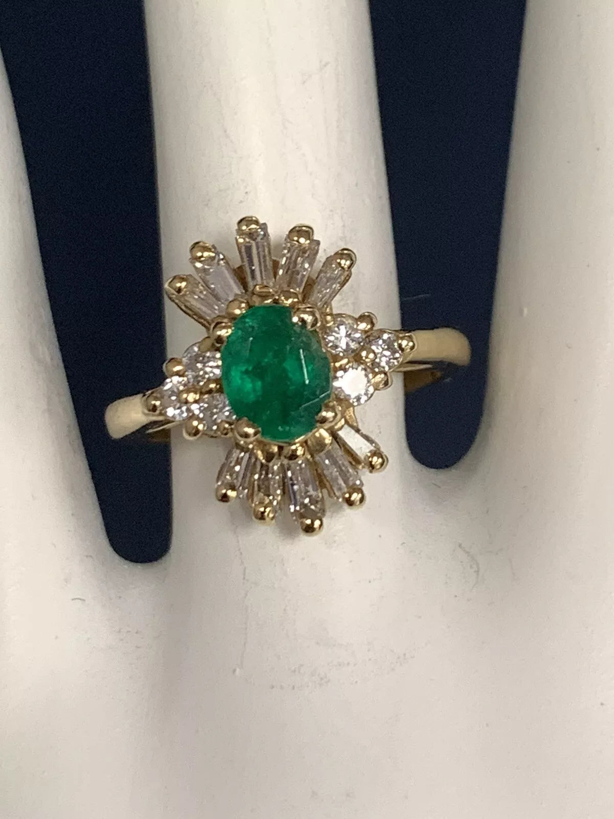 1.30 Carat Retro Gold Ring Natural Oval Green Emerald Gemstone & Diamond 1980