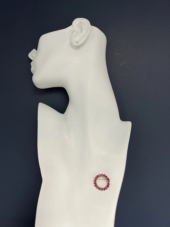 Retro Gold 4 Carat Natural Red Ruby Gemstone Circular Brooche Pin, Circa 1970