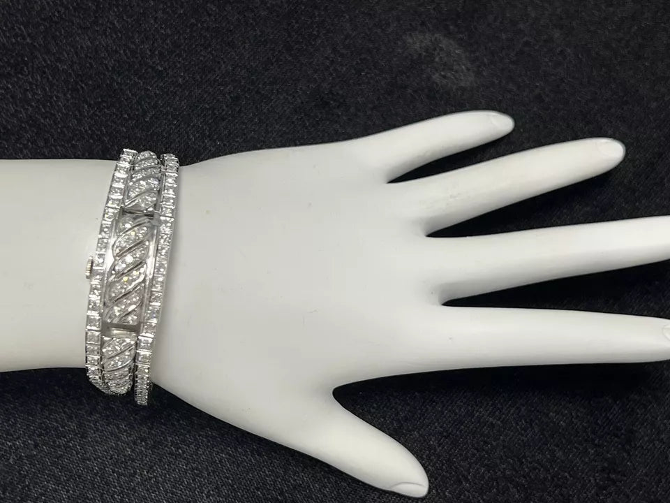 Ladies Retro 3.66 Carat Natural Diamond and Gold Mechanical Watch Circa 1940