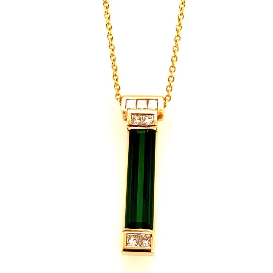 Modern Yellow Gold 7 Carat Natural Green Tourmaline & Diamond Gem Stone Pendant