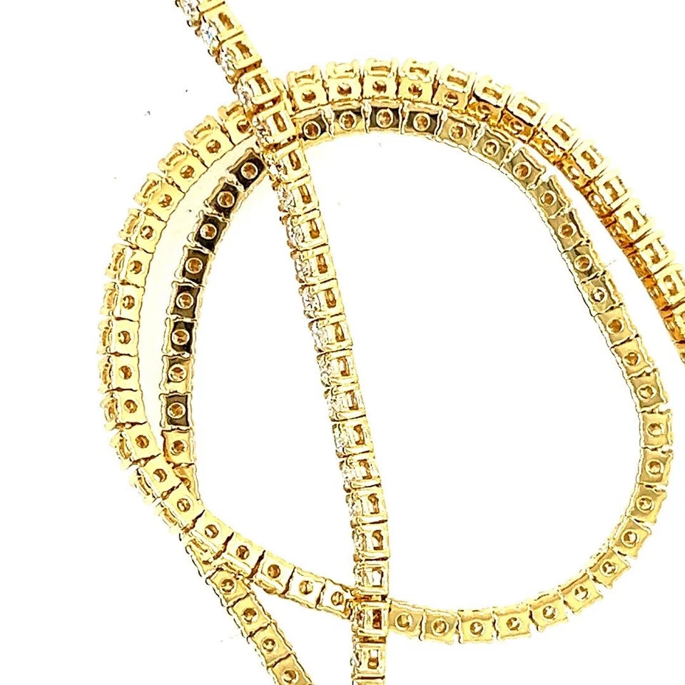 Modern Gold 5.6 Carat Natural H Color VS Round Brilliant Diamond Tennis Necklace