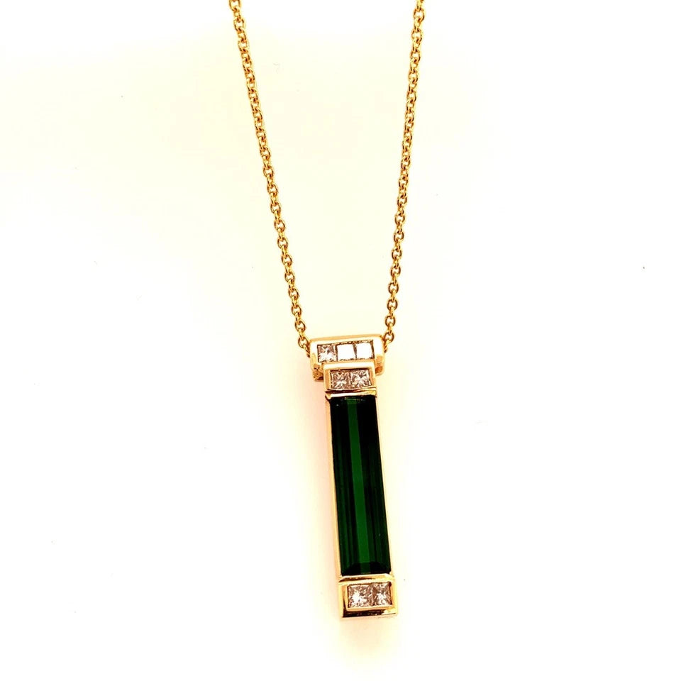 Modern Yellow Gold 7 Carat Natural Green Tourmaline & Diamond Gem Stone Pendant