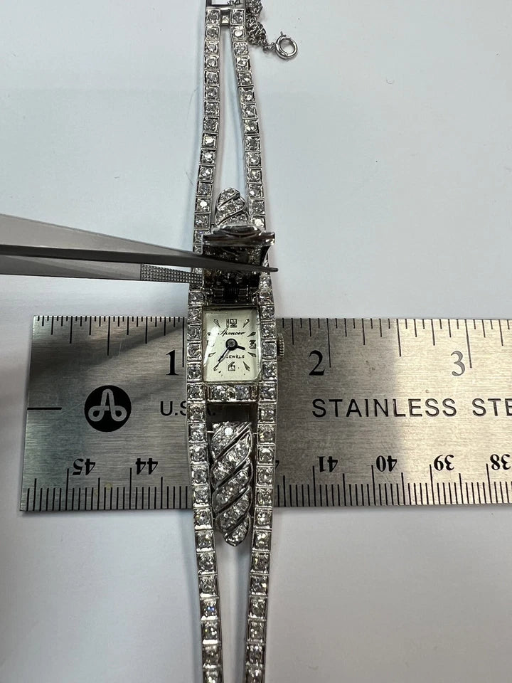 Ladies Retro 3.66 Carat Natural Diamond and Gold Mechanical Watch Circa 1940